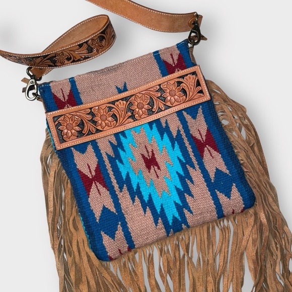 American Darling Cross Body Hand Tooled Saddle Blanket Genuine Leather Bag - Picture 3 of 8